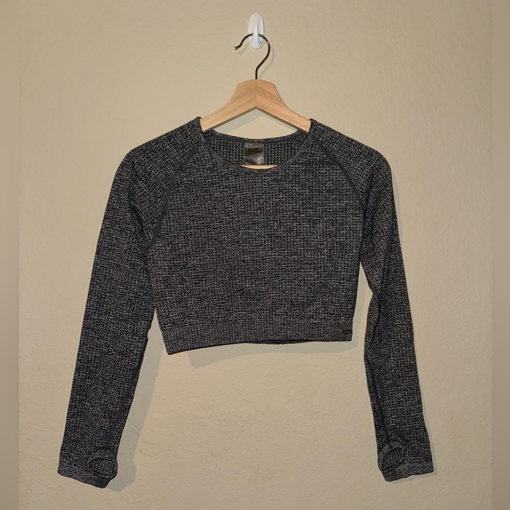 ECHT Women’s Medium grey & black Crop long sleeve shirt